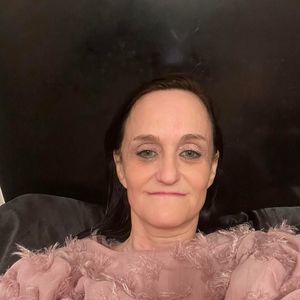 Meet your Posher, Deedee